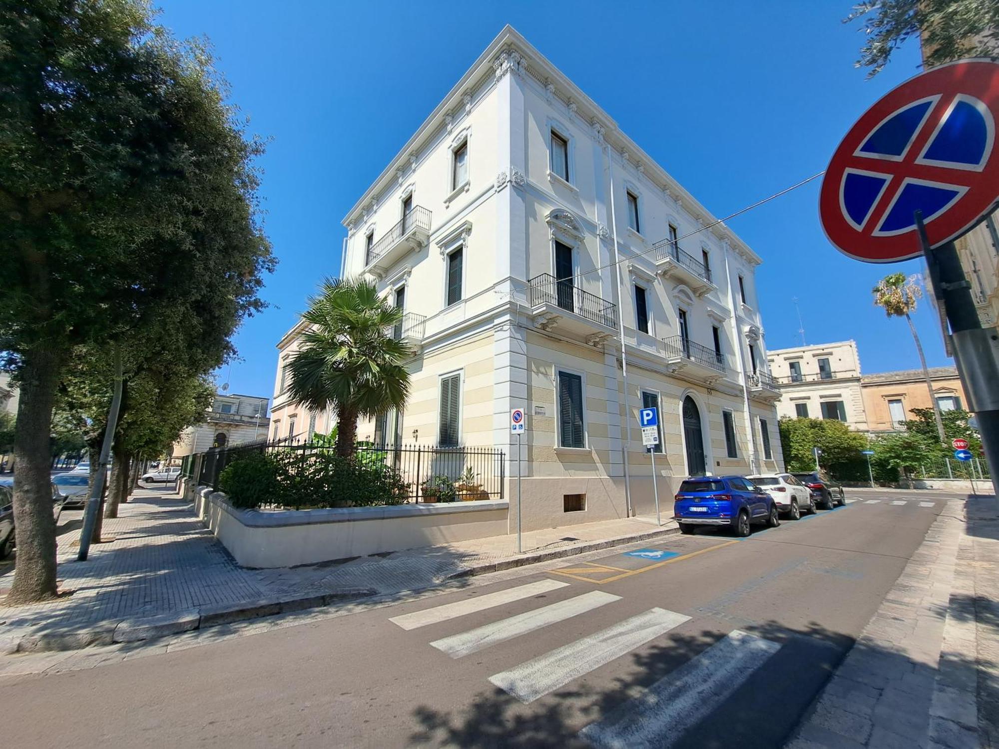 Palazzo Castellano Lecce